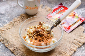 Запеченные яблоки с творогом и корицей