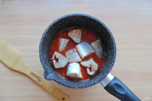 Рыбные консервы в томатном соусе