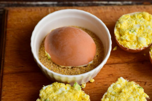 Яйца жареные в скорлупе