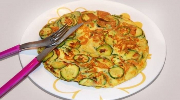 Омлет на сковороде с сыром — 5 рецептов с овощами
Омлет на сковороде с сыром — 5 рецептов с овощами