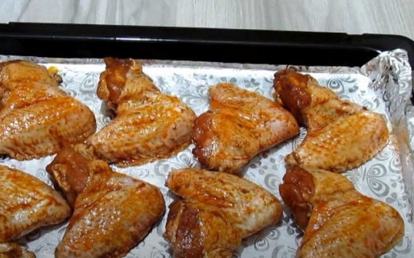 
Куриные крылышки с корочкой в духовке &mdash; 5 рецептов с фотографиями	