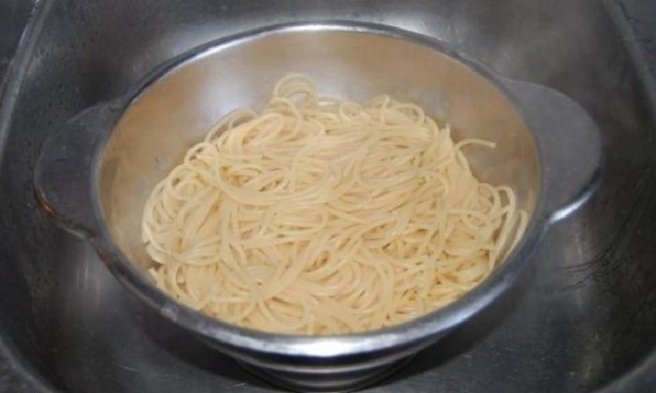 
Омлет с сыром на сковороде &mdash; 7 пошаговых рецептов с добавками с фотографиями	