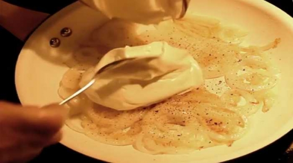 
Куриная печень в духовке в сметанном соусе без обжарки	