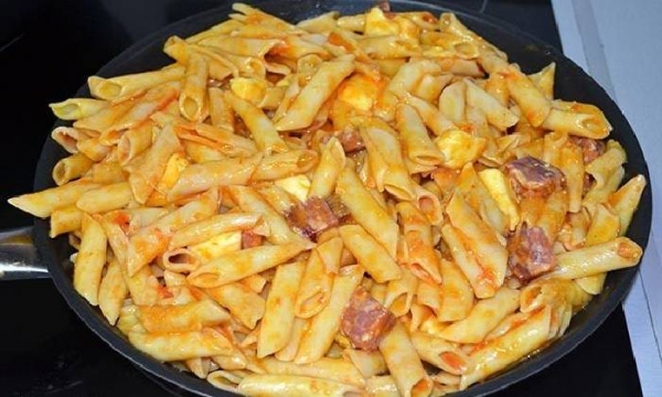 
Омлет с сыром на сковороде &mdash; 7 пошаговых рецептов с добавками с фотографиями	