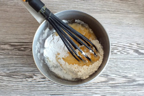 Торт из галетного печенья без выпечки