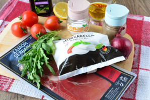 Салат с хамоном и рукколой Салат с хамоном и рукколой