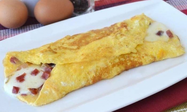 
Омлет с сыром на сковороде &mdash; 7 пошаговых рецептов с добавками с фотографиями	