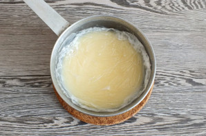 Торт из галетного печенья без выпечки