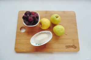 Компот из ежевики и яблок