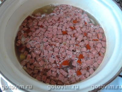 Сырный суп с колбасой