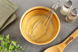 Салат с курицей и яйцами Салат с курицей и яйцами