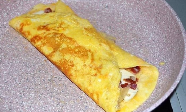 
Омлет с сыром на сковороде &mdash; 7 пошаговых рецептов с добавками с фотографиями	