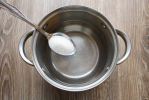 Моченая черноплодная рябина