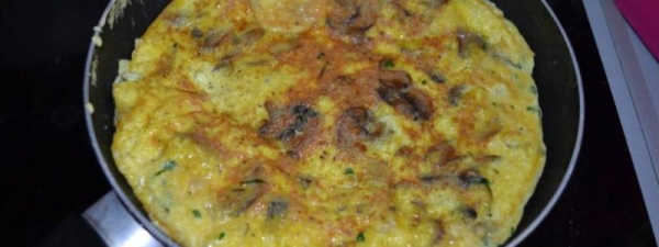 
Омлет с сыром на сковороде &mdash; 7 пошаговых рецептов с добавками с фотографиями	