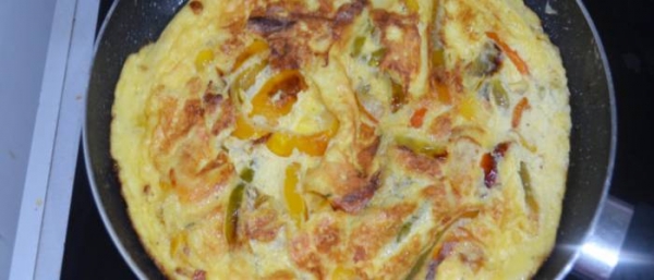 Омлет на сковороде с сыром — 5 рецептов с овощами
Омлет на сковороде с сыром — 5 рецептов с овощами