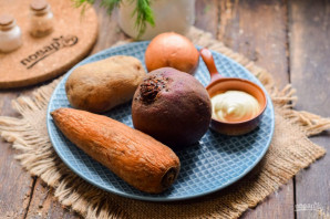 Овощной слоеный салат с майонезом