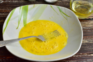 Медальоны из индейки в кунжуте