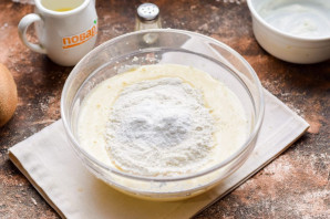 Пирог с киви на сметане