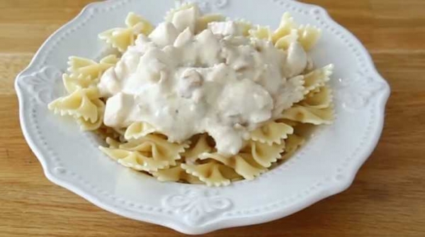 
Макароны с курицей и сливочным сырным соусом &mdash; рецепт с фотографиями	