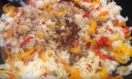 
Как приготовить жареный рис с овощами и яйцом на сковороде вкусно по простым рецептам	