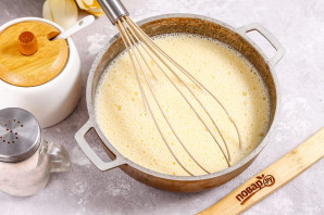 Пирожное из безе с кремом