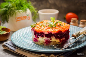 Овощной слоеный салат с майонезом