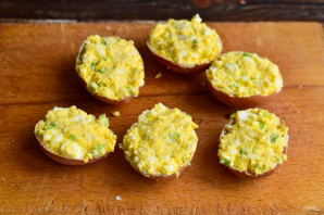 Яйца жареные в скорлупе