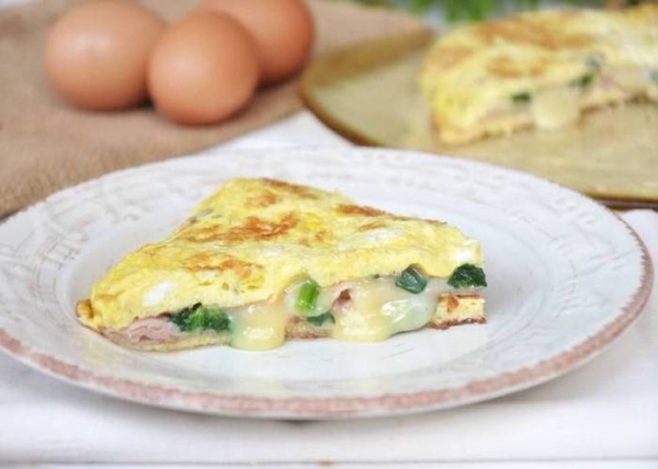 
Омлет на сковороде с молоком и сыром &mdash; 5 простых рецептов с фото	