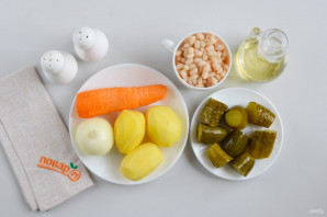 Суп с фасолью и огурцами