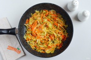 Суп с фасолью и огурцами