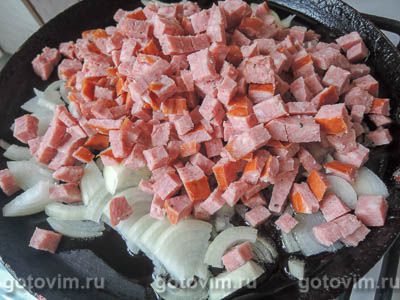 Сырный суп с колбасой