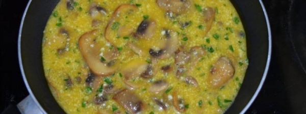 
Омлет с сыром на сковороде &mdash; 7 пошаговых рецептов с добавками с фотографиями	