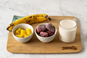 Смузи из клубники и консервированного ананаса Смузи из клубники и консервированного ананаса