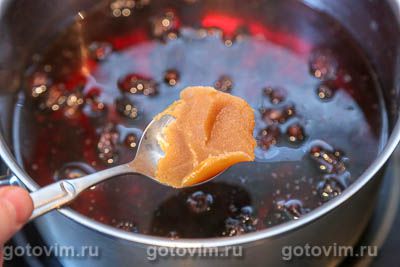 Взвар из шиповника и зверобоя