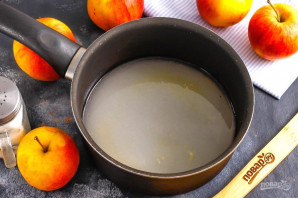 Яблоки в карамели