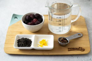 Чай с ежевикой