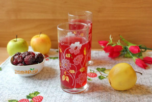 Компот из ежевики и яблок