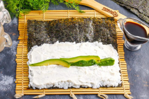 Роллы с жареным лососем