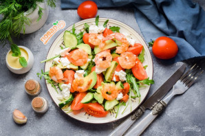 Салат с авокадо и креветками