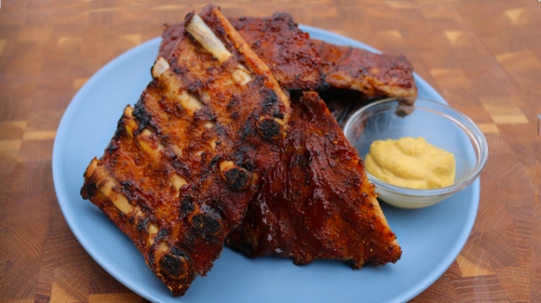 Потрясающие свиные ребра | су-вид + угольный гриль Потрясающие свиные ребра | су-вид + угольный гриль