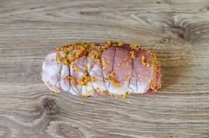 Рулет из свинины в духовке в рукаве Рулет из свинины в духовке в рукаве