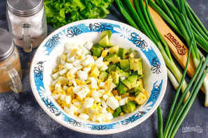 Салат из авокадо с курицей