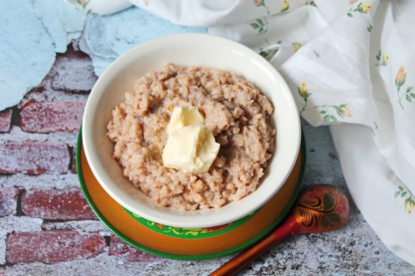 Каша из гречневых хлопьев на молоке Каша из гречневых хлопьев на молоке