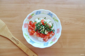 Бутерброды с творогом и помидорами