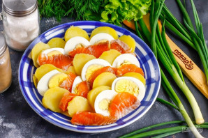 Салат "Норвежский" с семгой