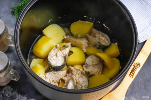 Скумбрия с картошкой в мультиварке Скумбрия с картошкой в мультиварке