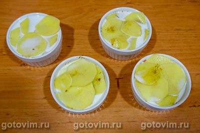 Порционная картофельная запеканка с мясом в формочках
