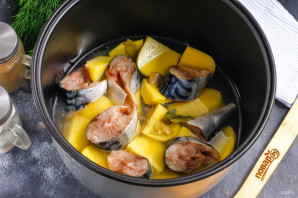 Скумбрия с картошкой в мультиварке Скумбрия с картошкой в мультиварке