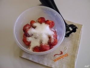 Клубничное мороженое из йогурта Клубничное мороженое из йогурта