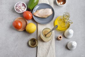 Куриный салат с авокадо Куриный салат с авокадо